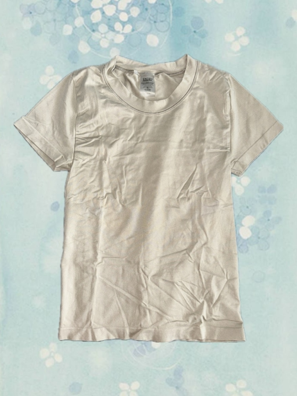 Aritzia Cream Form-Fitting Short Sleeve Crewneck Tee